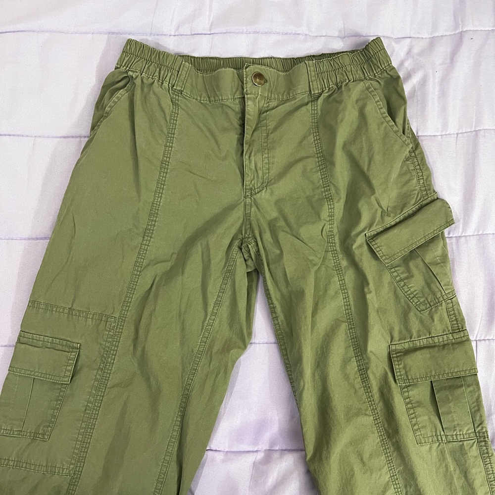 green cargo pants
